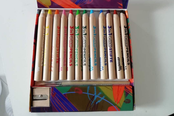 鉛筆從上海運輸到德國亞馬遜倉庫案例